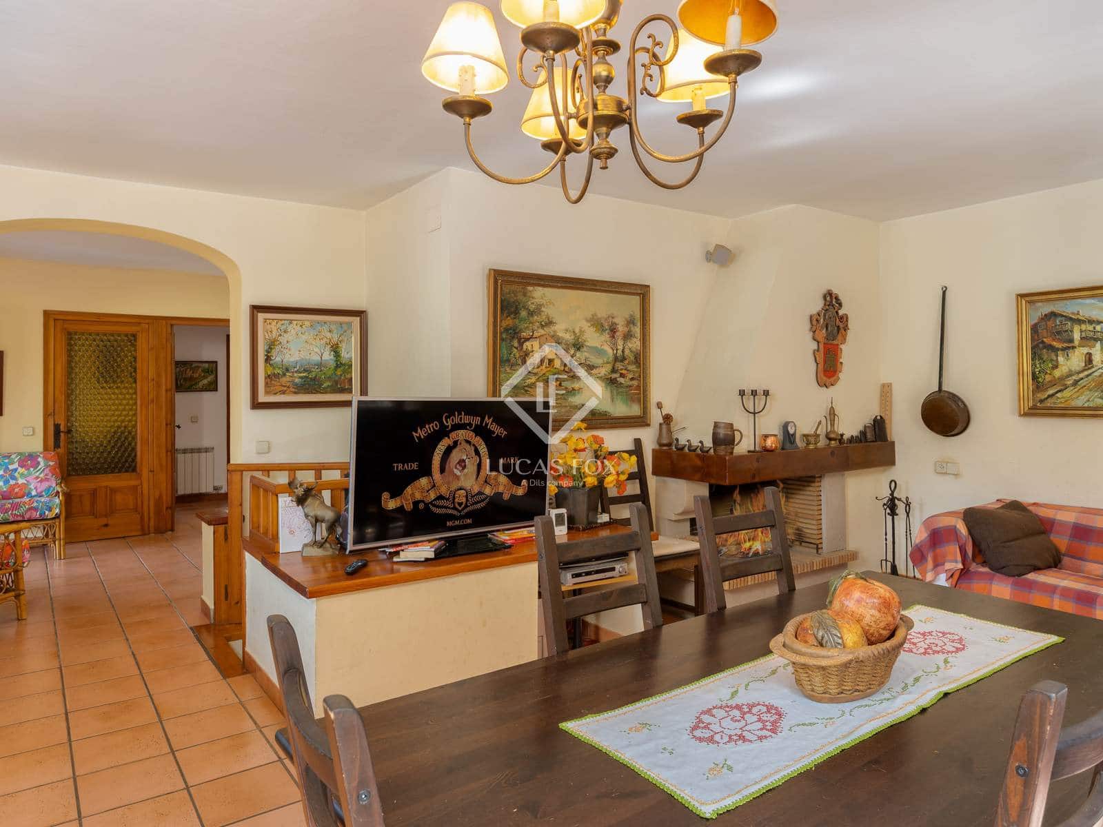 8 slaapkamer Villa te koop in S'Agaro - € 590.000 (Ref: 9271723)