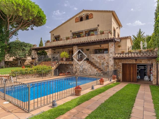 8 slaapkamer Villa te koop in S'Agaro, Castell-Platja d'Aro - € 590.000 (Ref: 9271723)