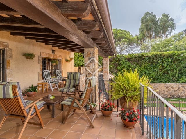 8 slaapkamer Villa te koop in S'Agaro, Castell-Platja d'Aro - € 590.000 (Ref: 9271723)