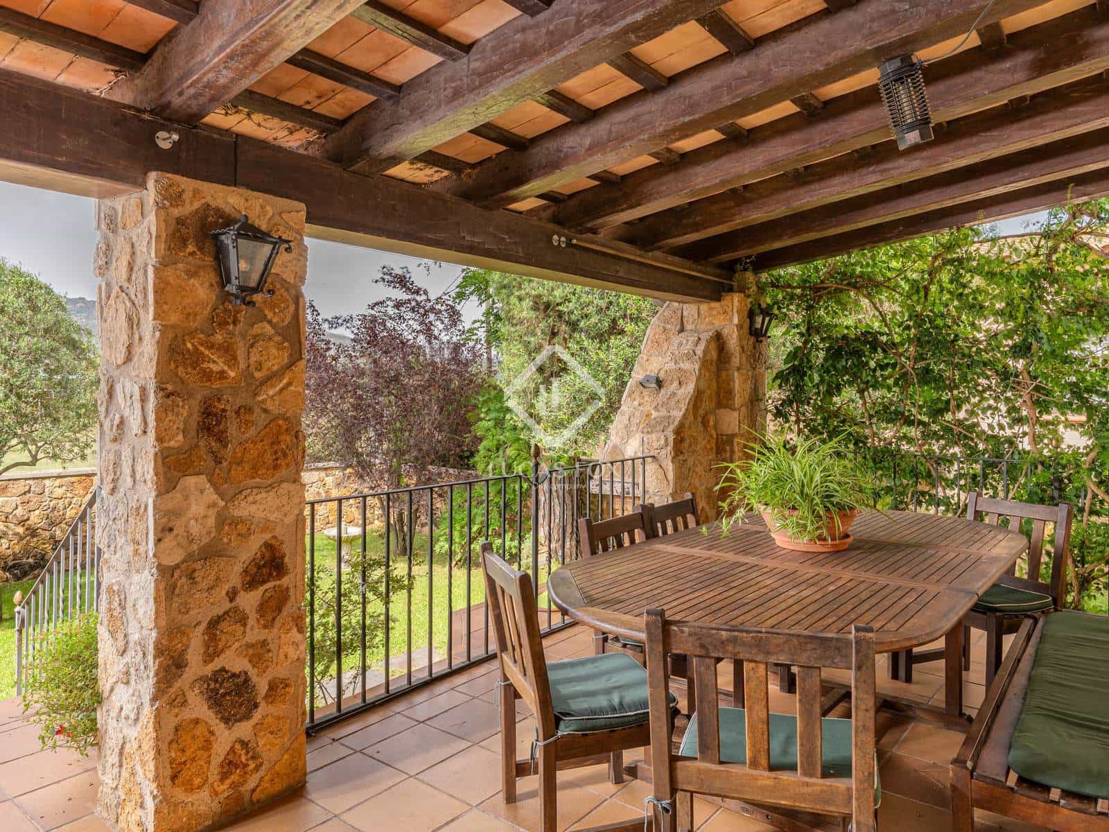 8 slaapkamer Villa te koop in S'Agaro - € 590.000 (Ref: 9271723)