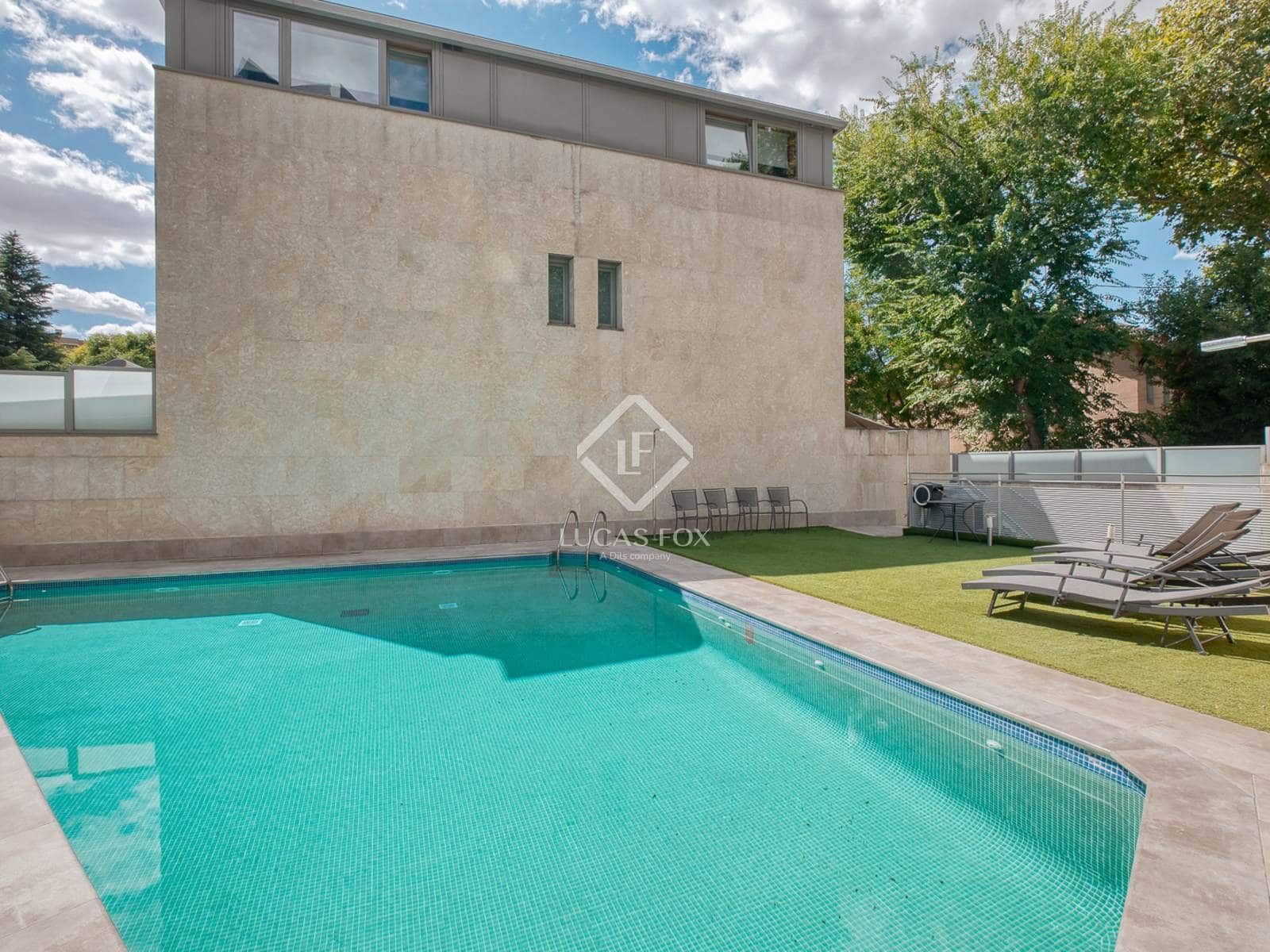 5 Zimmer Villa zu verkaufen in Madrid Stadt mit Pool Garage - 2.490.000 € (Ref: 9271804)