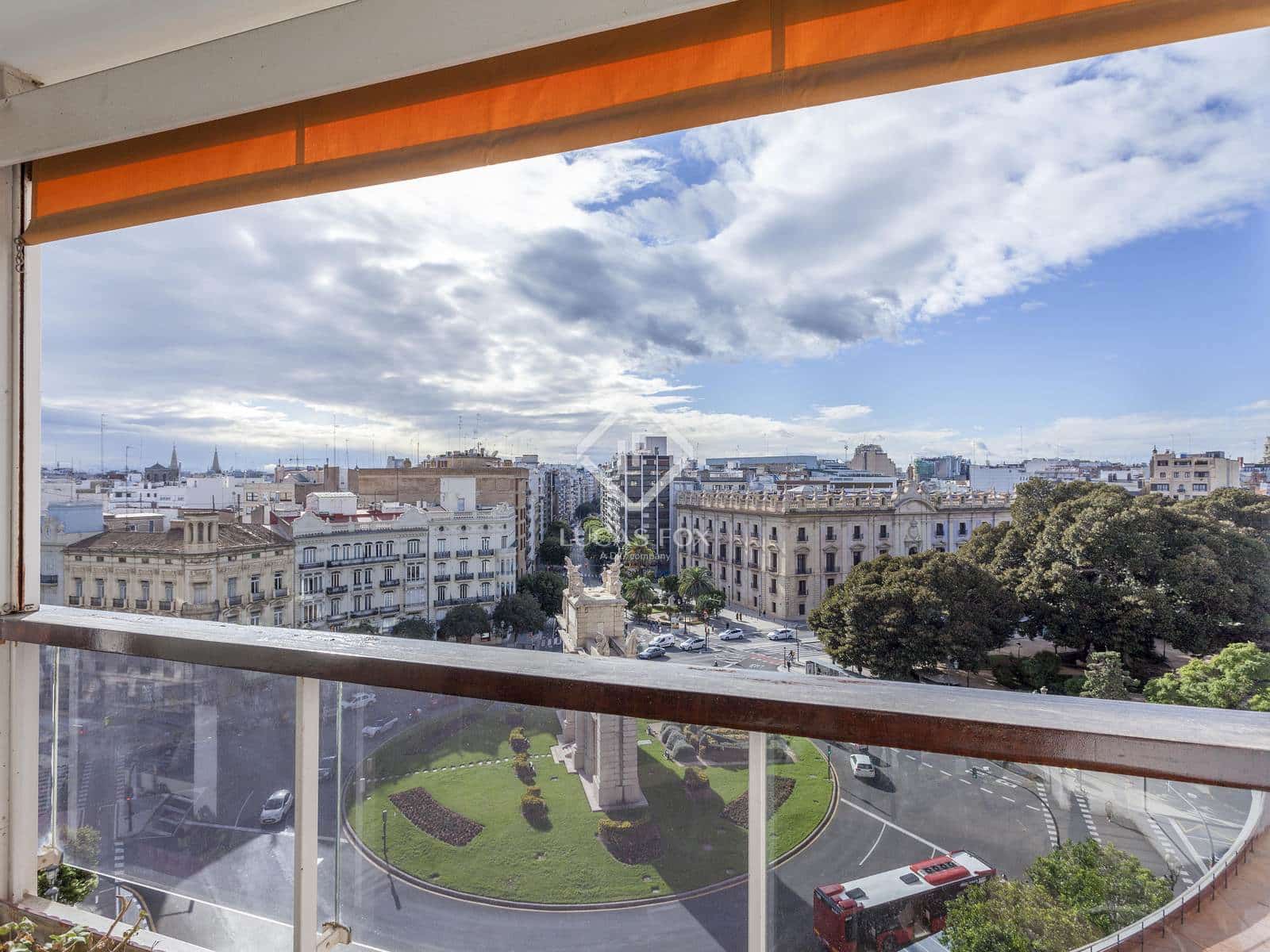 5 soveværelse Lejlighed til leje i Valencia by med garage - € 3.500 (Ref: 9271805)