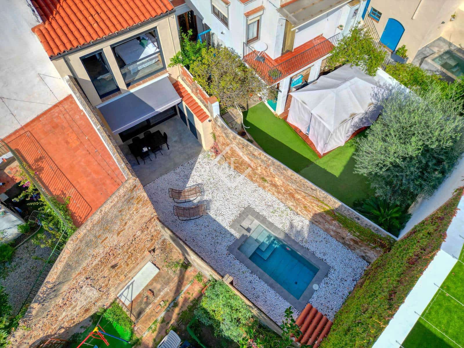 2 slaapkamer Finca/Landhuis te koop in Sant Feliu de Guixols met zwembad - € 429.000 (Ref: 9273054)