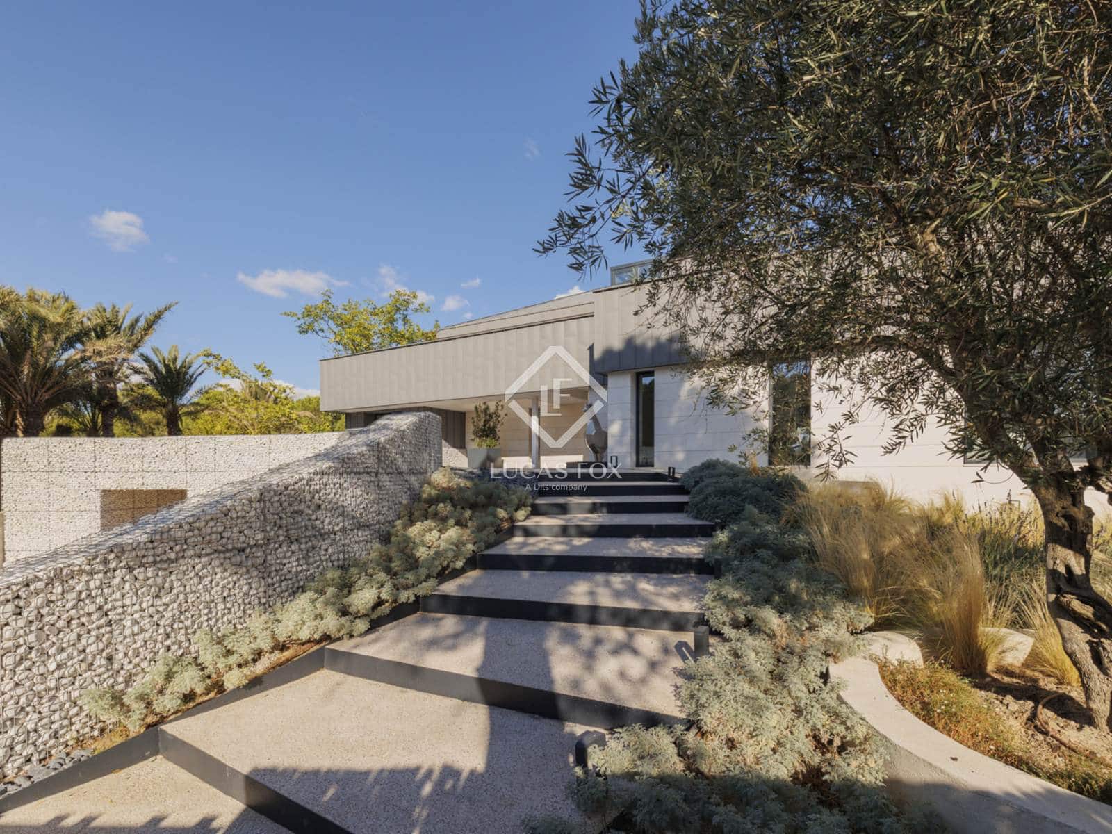 7 bedroom Villa for sale in Boadilla del Monte with pool garage - € 5,300,000 (Ref: 9273055)