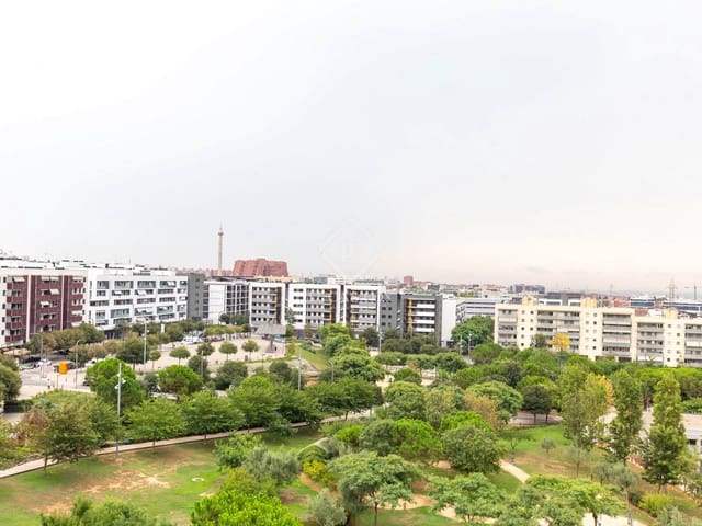 5 bedroom Penthouse for sale in Sant Feliu de Llobregat with pool garage - € 950,000 (Ref: 9274107)