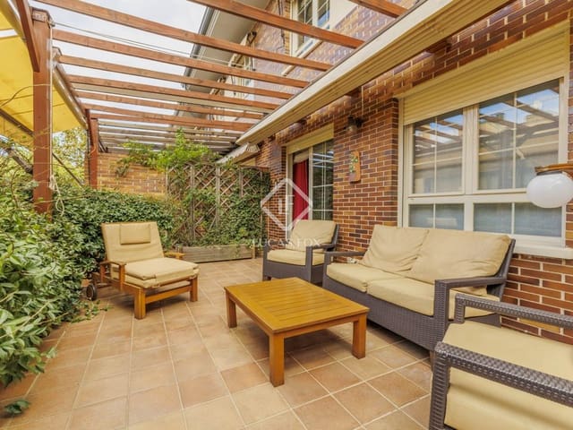 4 bedroom Villa for sale in Boadilla del Monte with pool garage - € 1,045,000 (Ref: 9275068)