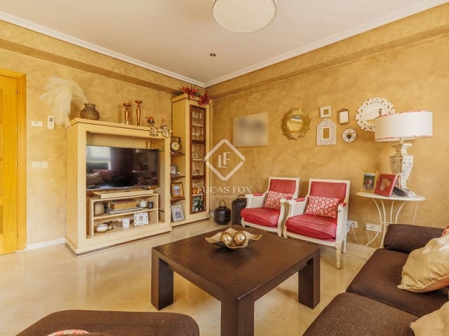 4 bedroom Villa for sale in Boadilla del Monte with pool garage - € 1,045,000 (Ref: 9275068)