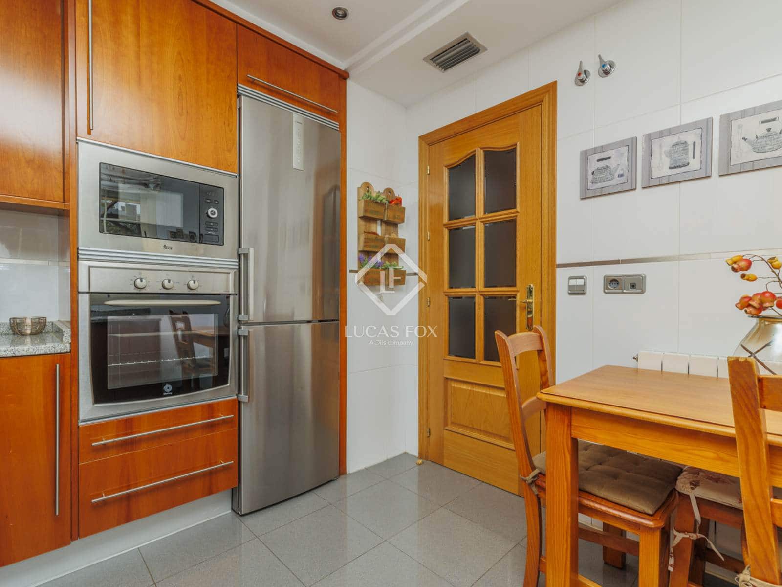 4 sovrum Villa till salu i Boadilla del Monte med pool garage - 1 045 000 € (Ref: 9275068)