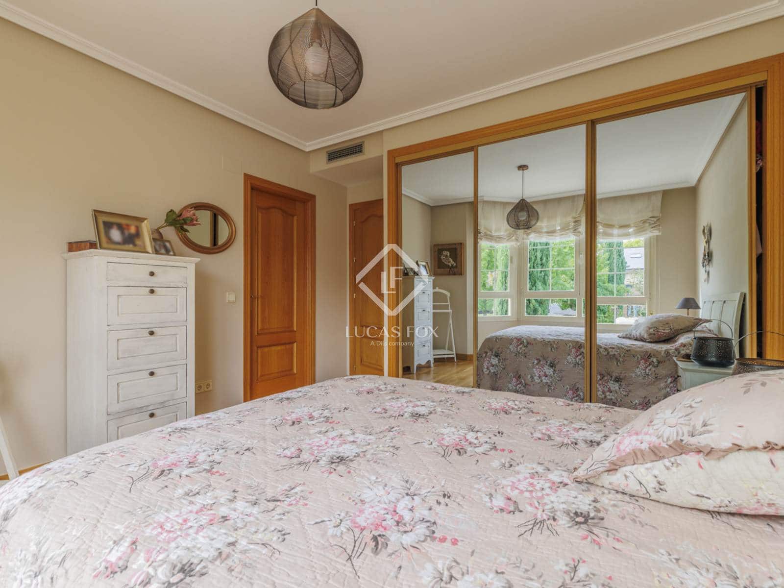 4 sovrum Villa till salu i Boadilla del Monte med pool garage - 1 045 000 € (Ref: 9275068)