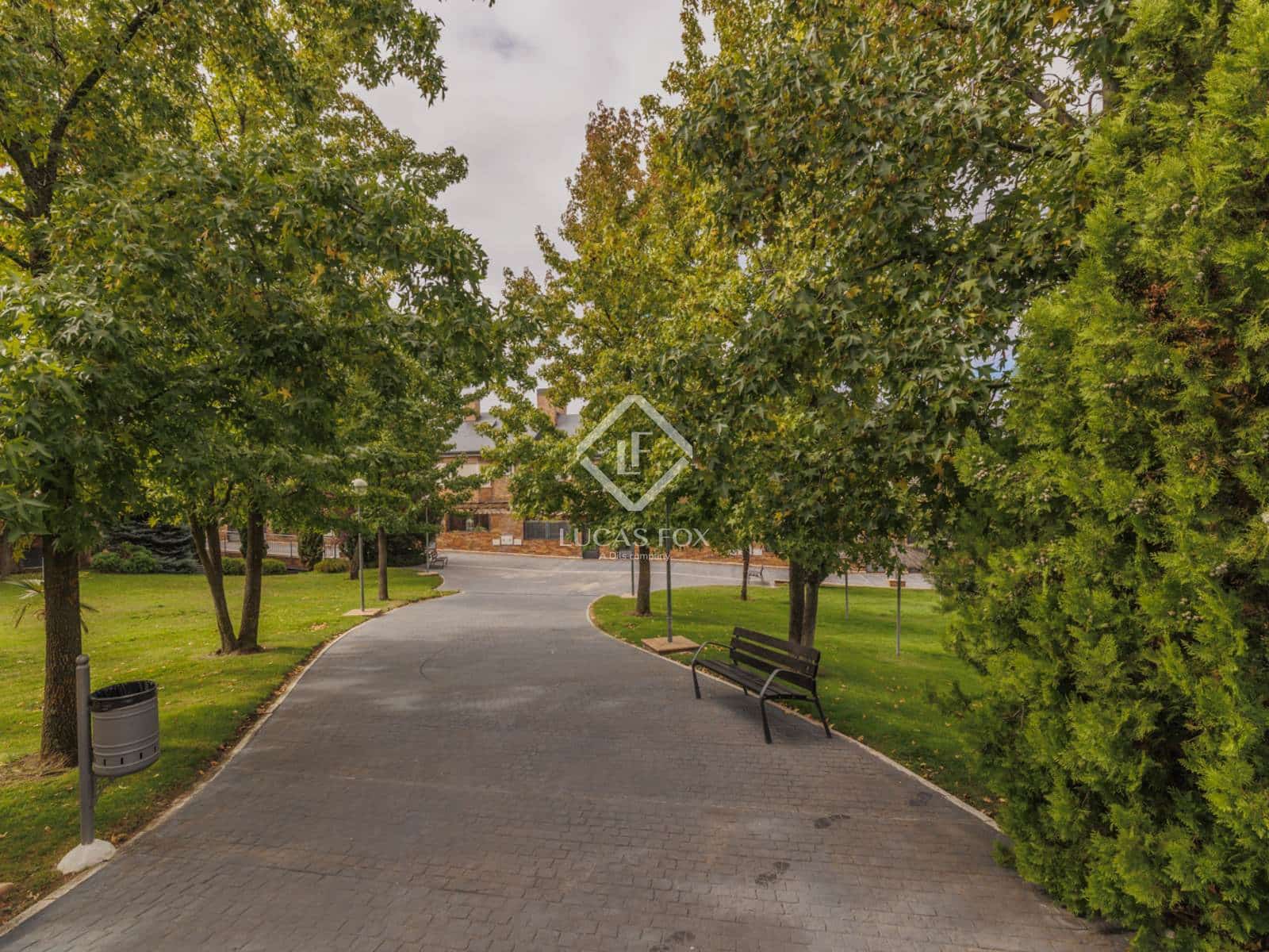 4 sovrum Villa till salu i Boadilla del Monte med pool garage - 1 045 000 € (Ref: 9275068)