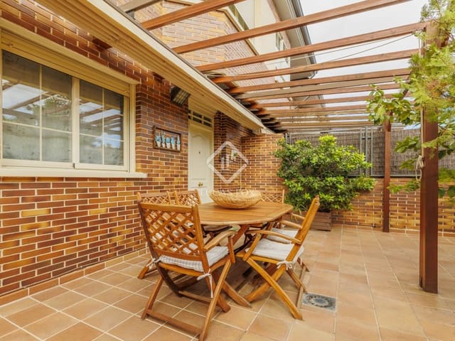 4 bedroom Villa for sale in Boadilla del Monte with pool garage - € 1,045,000 (Ref: 9275068)