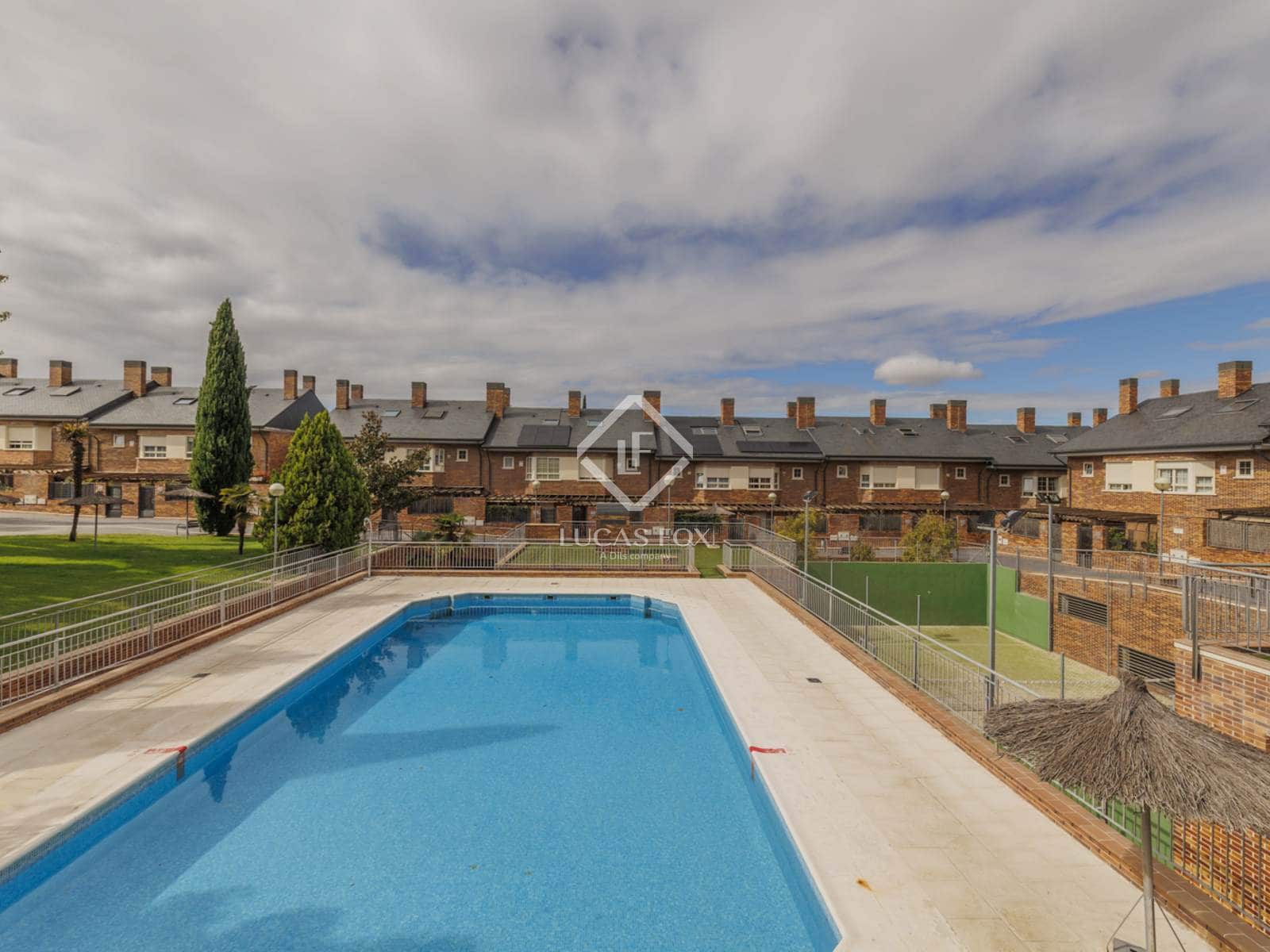 4 sovrum Villa till salu i Boadilla del Monte med pool garage - 1 045 000 € (Ref: 9275068)