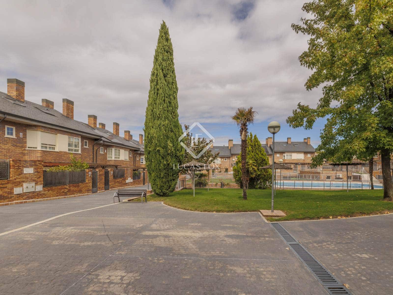 4 sovrum Villa till salu i Boadilla del Monte med pool garage - 1 045 000 € (Ref: 9275068)