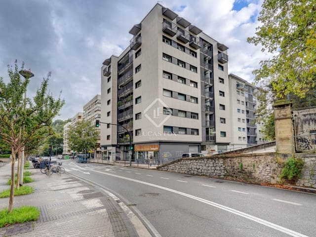 3 slaapkamer Appartement te koop in Donostia-San Sebastián met garage - € 590.000 (Ref: 9275069)