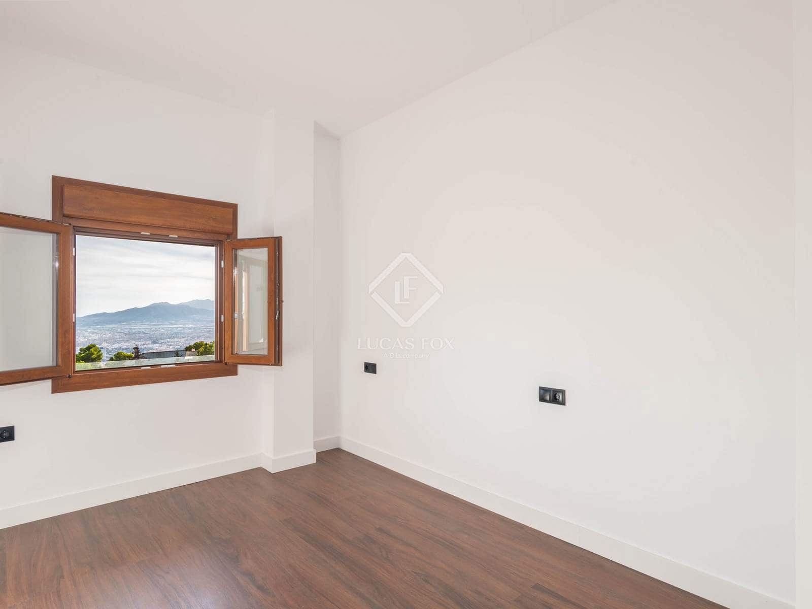 5 soveværelse Villa til salg i Malaga by med garage - € 890.000 (Ref: 9278426)