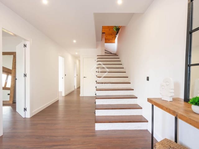 5 soveværelse Villa til salg i Málaga by med garage - € 890.000 (Ref: 9278426)