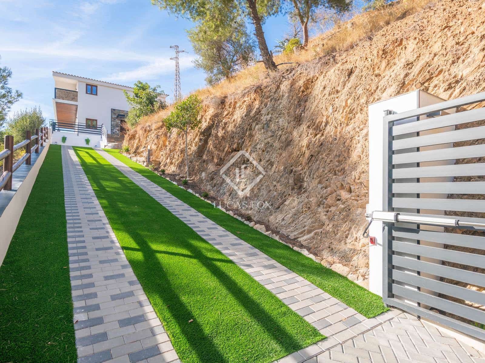 5 soveværelse Villa til salg i Malaga by med garage - € 890.000 (Ref: 9278426)