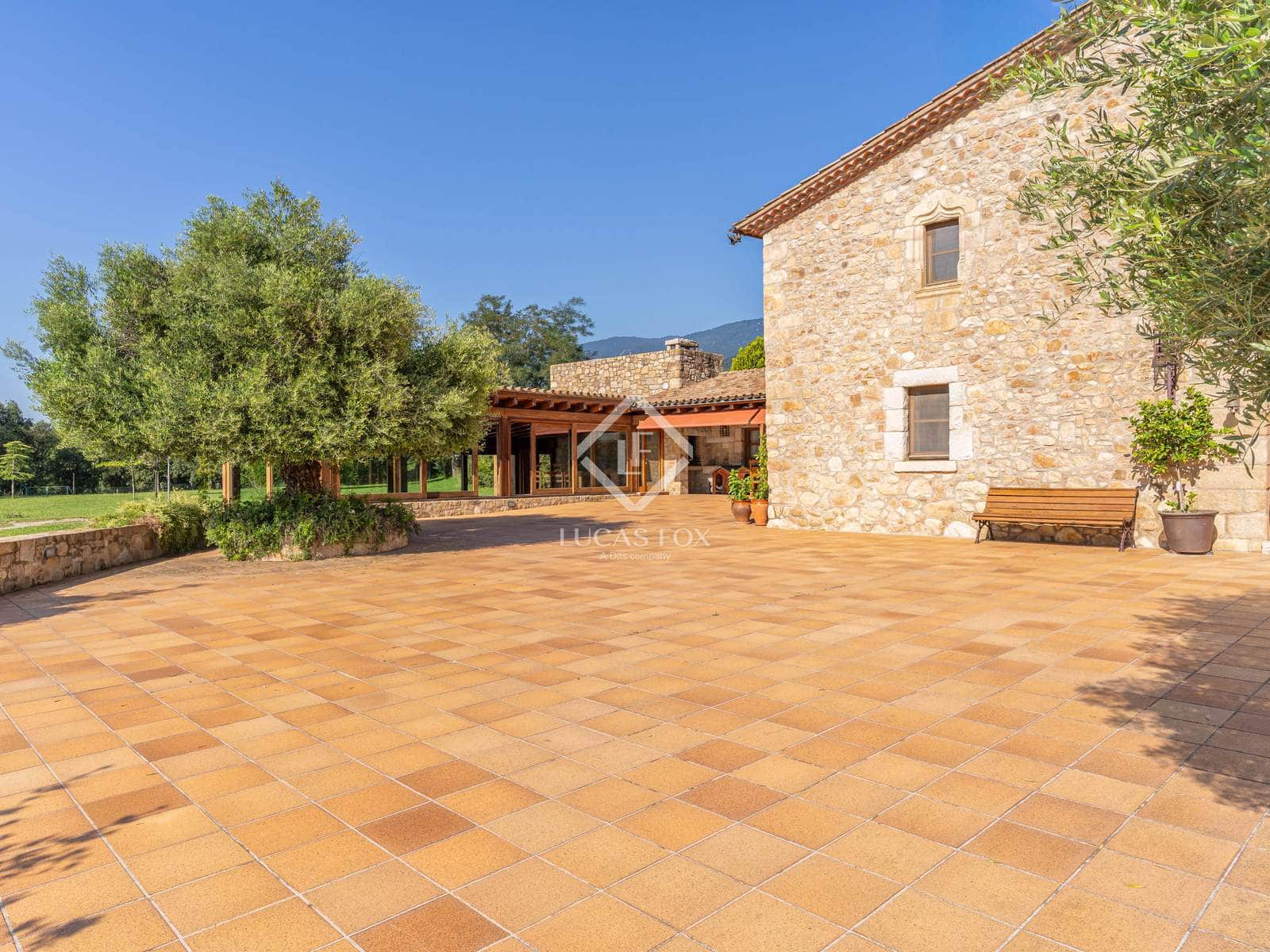 6 bedroom Finca/Country House for sale in Breda with pool garage - € 2,690,000 (Ref: 9282598)