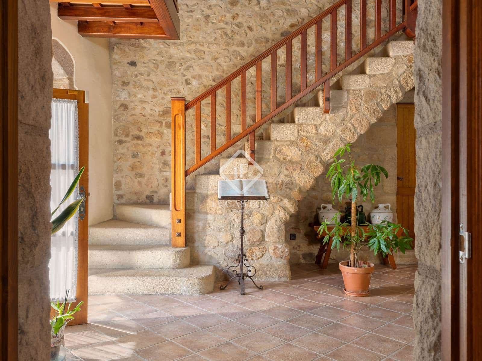 6 bedroom Finca/Country House for sale in Breda with pool garage - € 2,690,000 (Ref: 9282598)