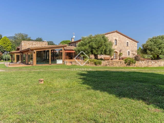 6 quarto Quinta/Casa Rural para venda em Breda com piscina garagem - 2 690 000 € (Ref: 9282598)