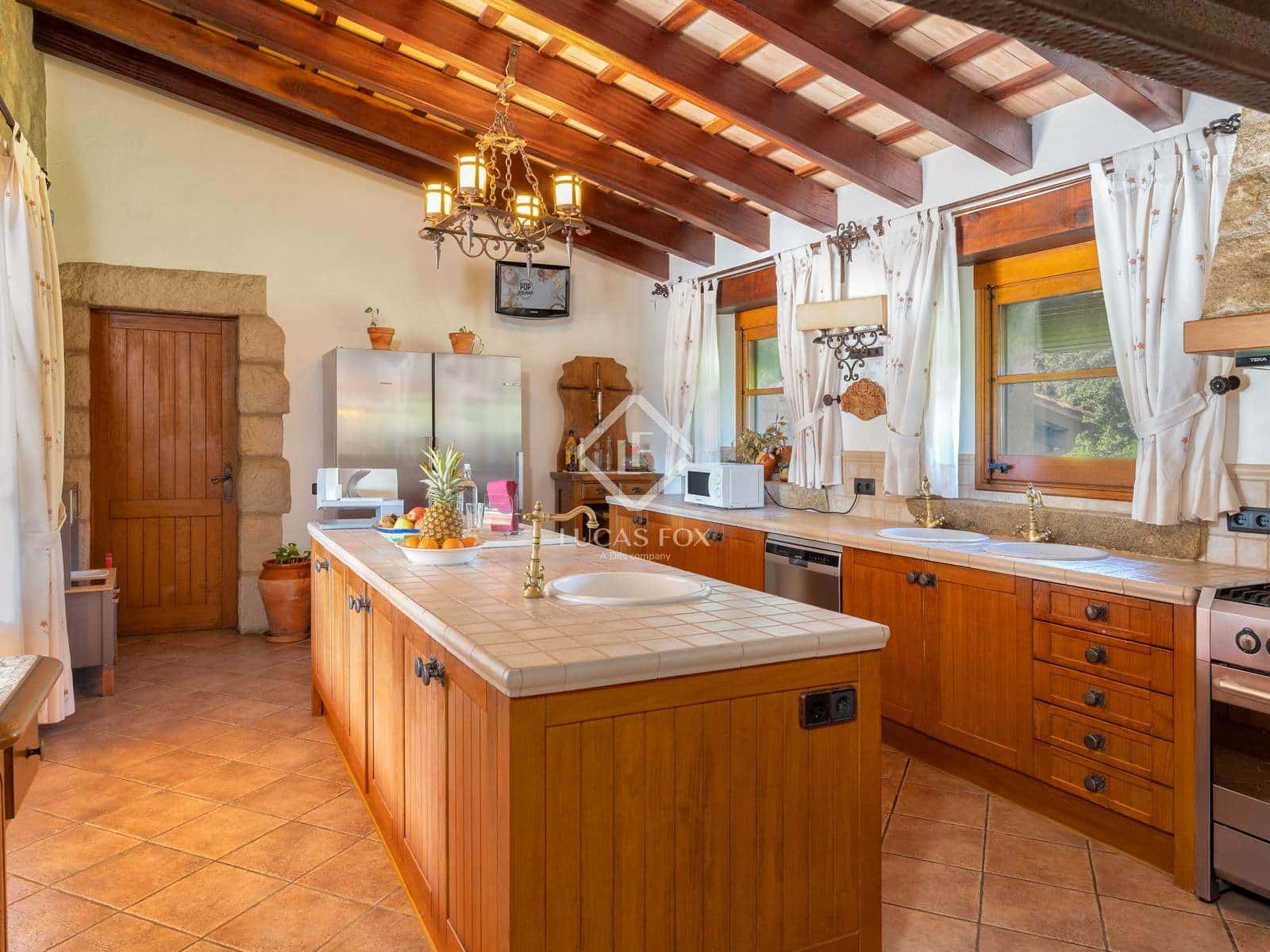 6 bedroom Finca/Country House for sale in Breda with pool garage - € 2,690,000 (Ref: 9282598)