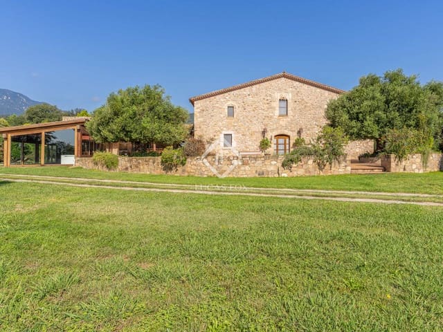 6 quarto Quinta/Casa Rural para venda em Breda com piscina garagem - 2 690 000 € (Ref: 9282598)