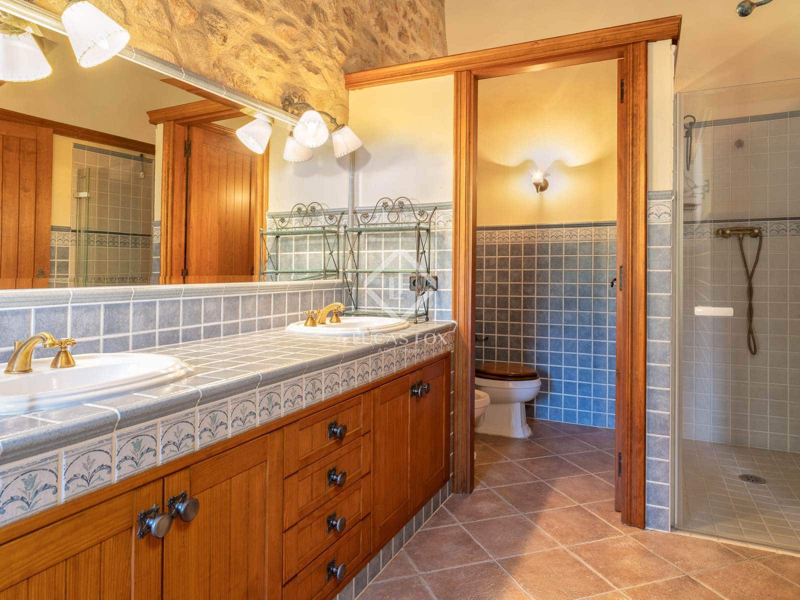 6 bedroom Finca/Country House for sale in Breda with pool garage - € 2,690,000 (Ref: 9282598)