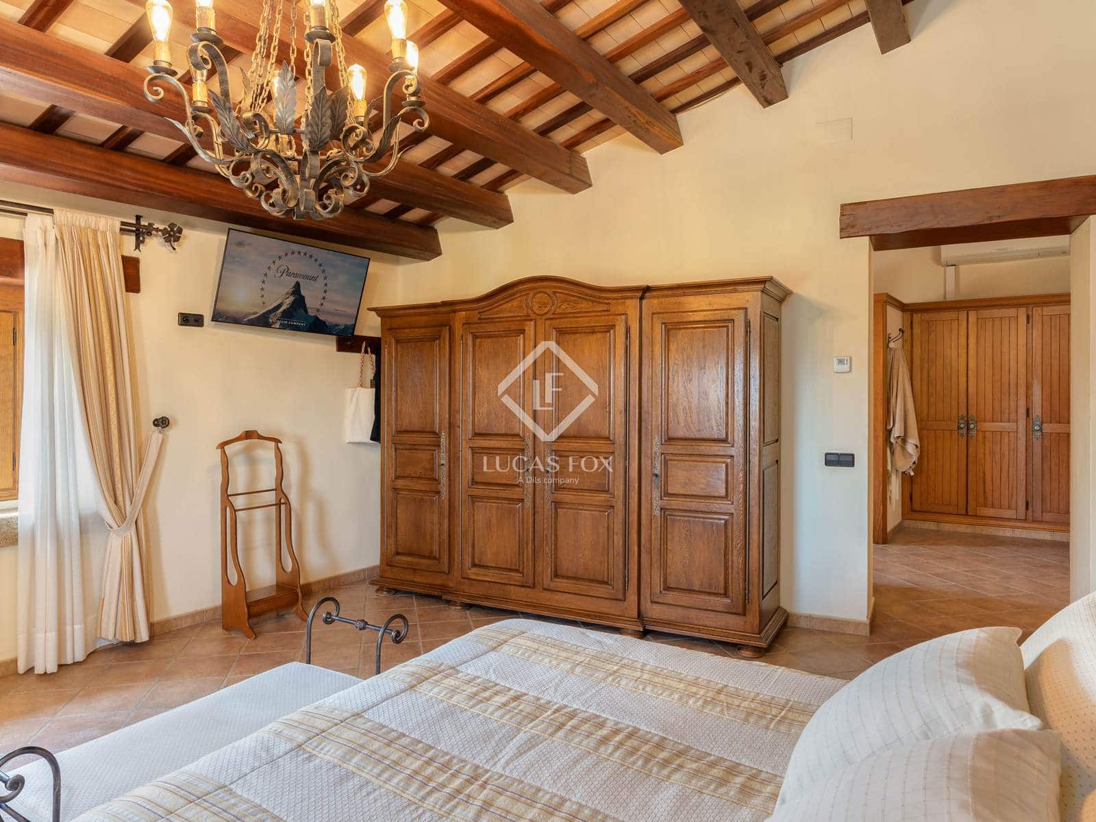 6 bedroom Finca/Country House for sale in Breda with pool garage - € 2,690,000 (Ref: 9282598)