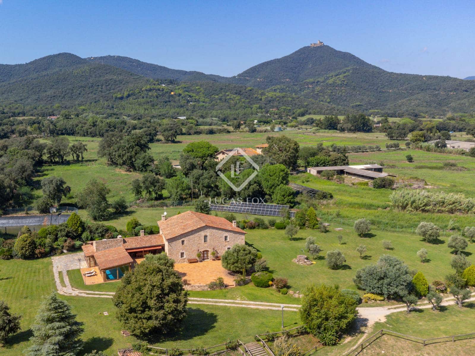 6 bedroom Finca/Country House for sale in Breda with pool garage - € 2,690,000 (Ref: 9282598)