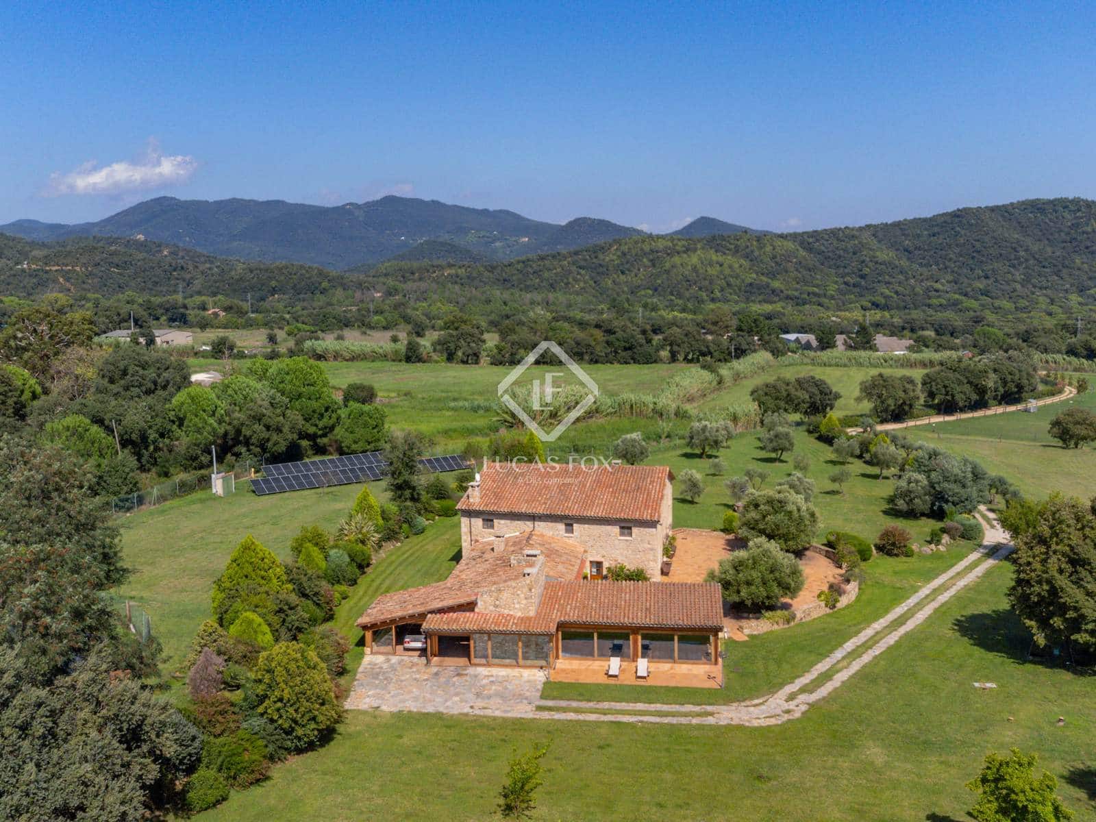 6 bedroom Finca/Country House for sale in Breda with pool garage - € 2,690,000 (Ref: 9282598)