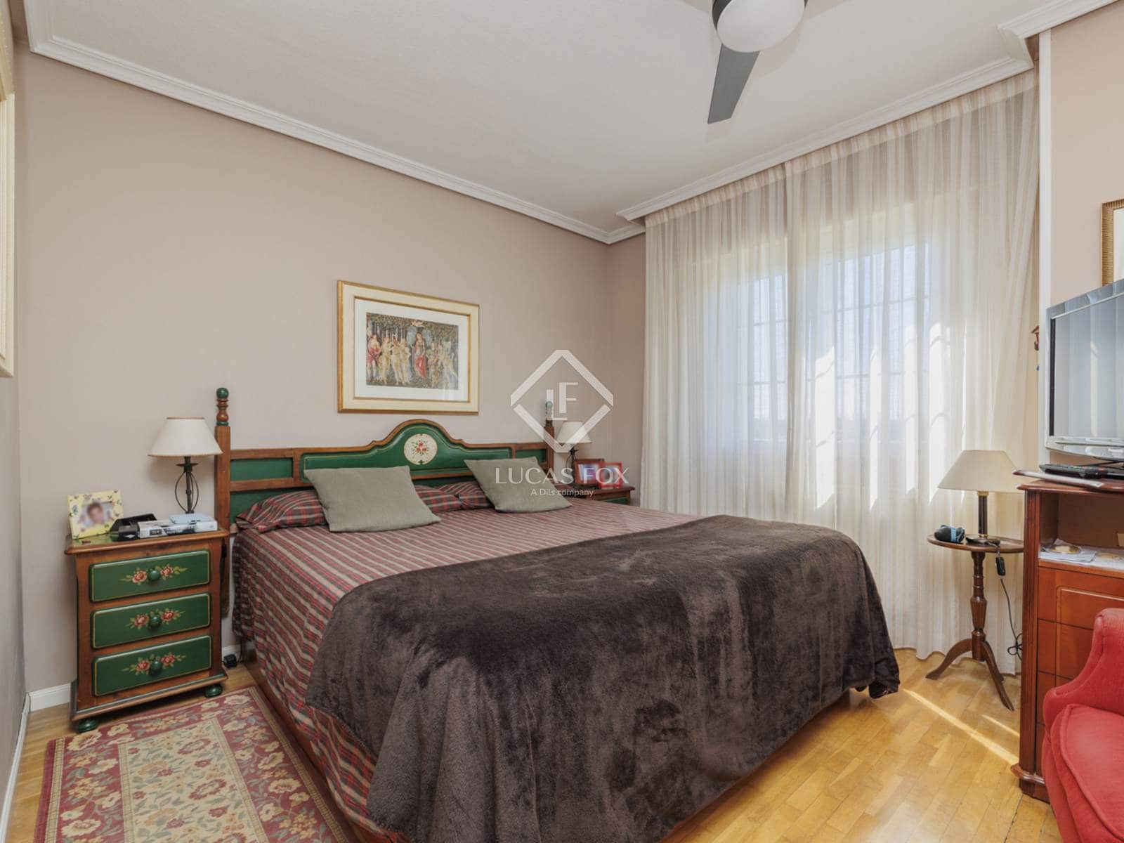 7 soveværelse Villa til salg i Las Rozas de Madrid med swimmingpool garage - € 980.000 (Ref: 9283934)