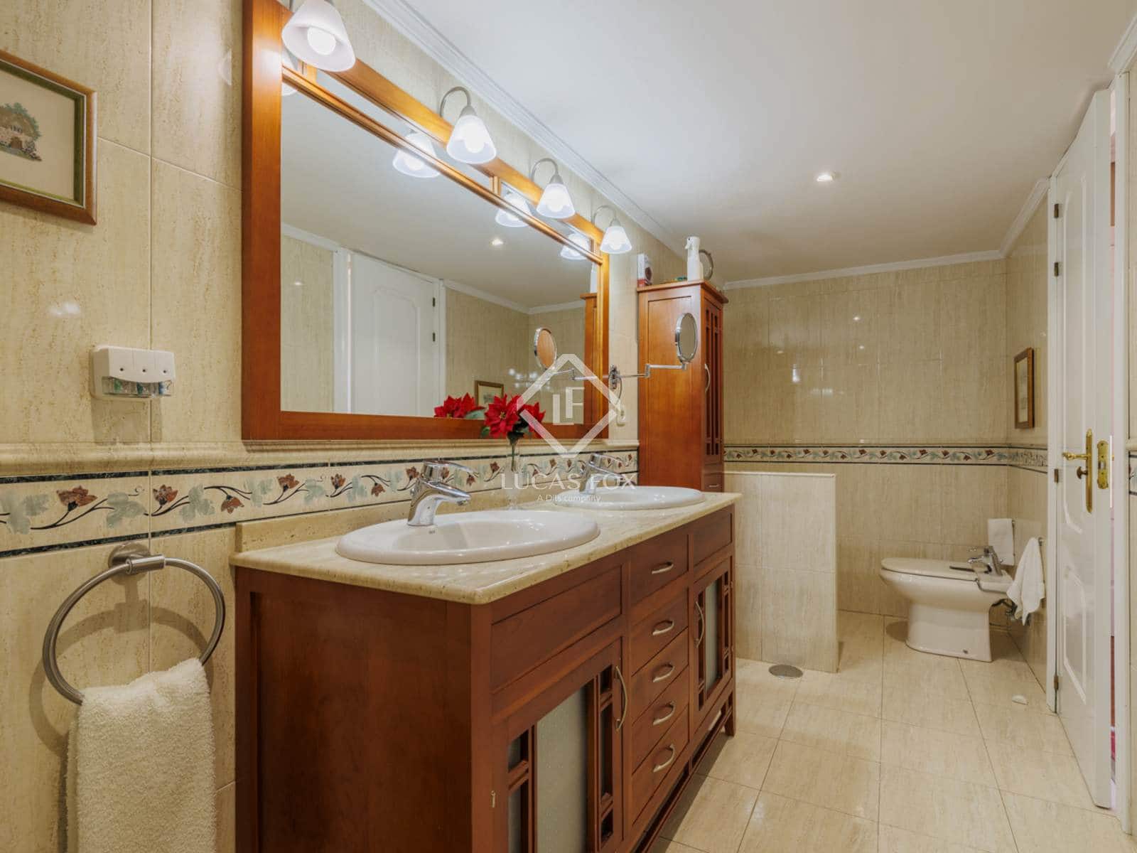 7 soveværelse Villa til salg i Las Rozas de Madrid med swimmingpool garage - € 980.000 (Ref: 9283934)