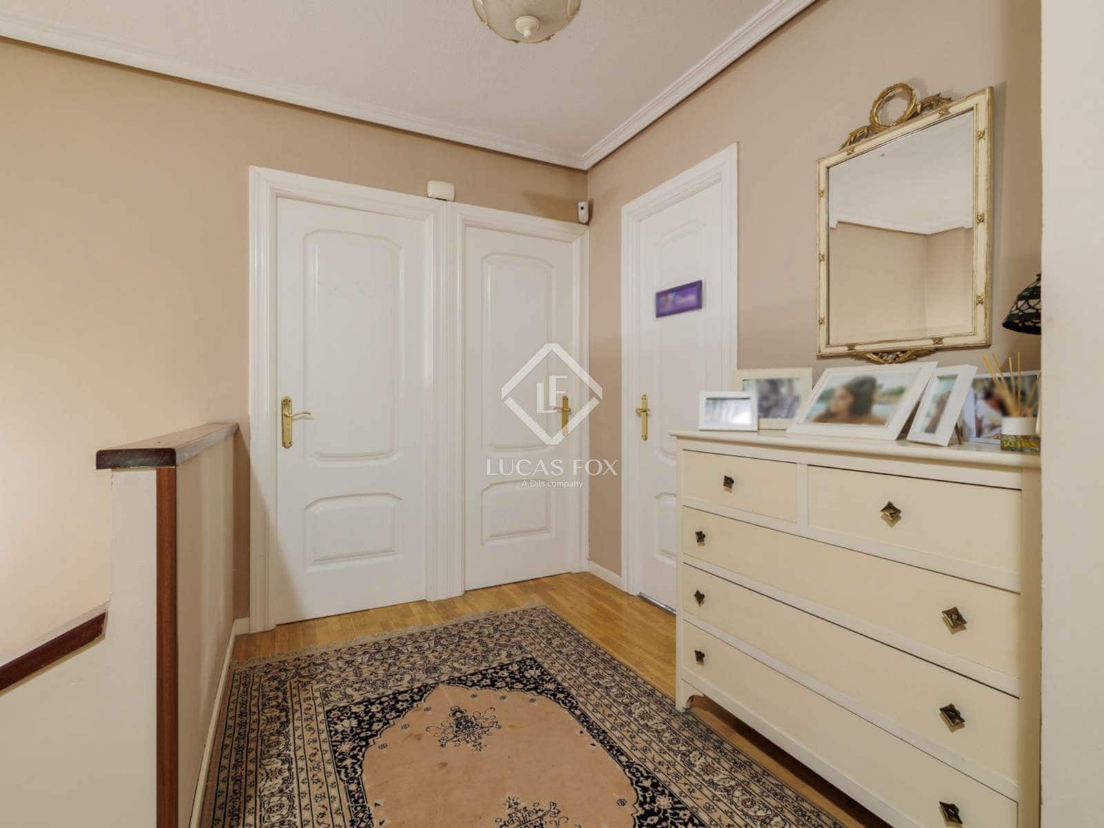 7 soveværelse Villa til salg i Las Rozas de Madrid med swimmingpool garage - € 980.000 (Ref: 9283934)