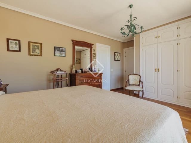 7 soveværelse Villa til salg i Las Rozas de Madrid med swimmingpool garage - € 980.000 (Ref: 9283934)