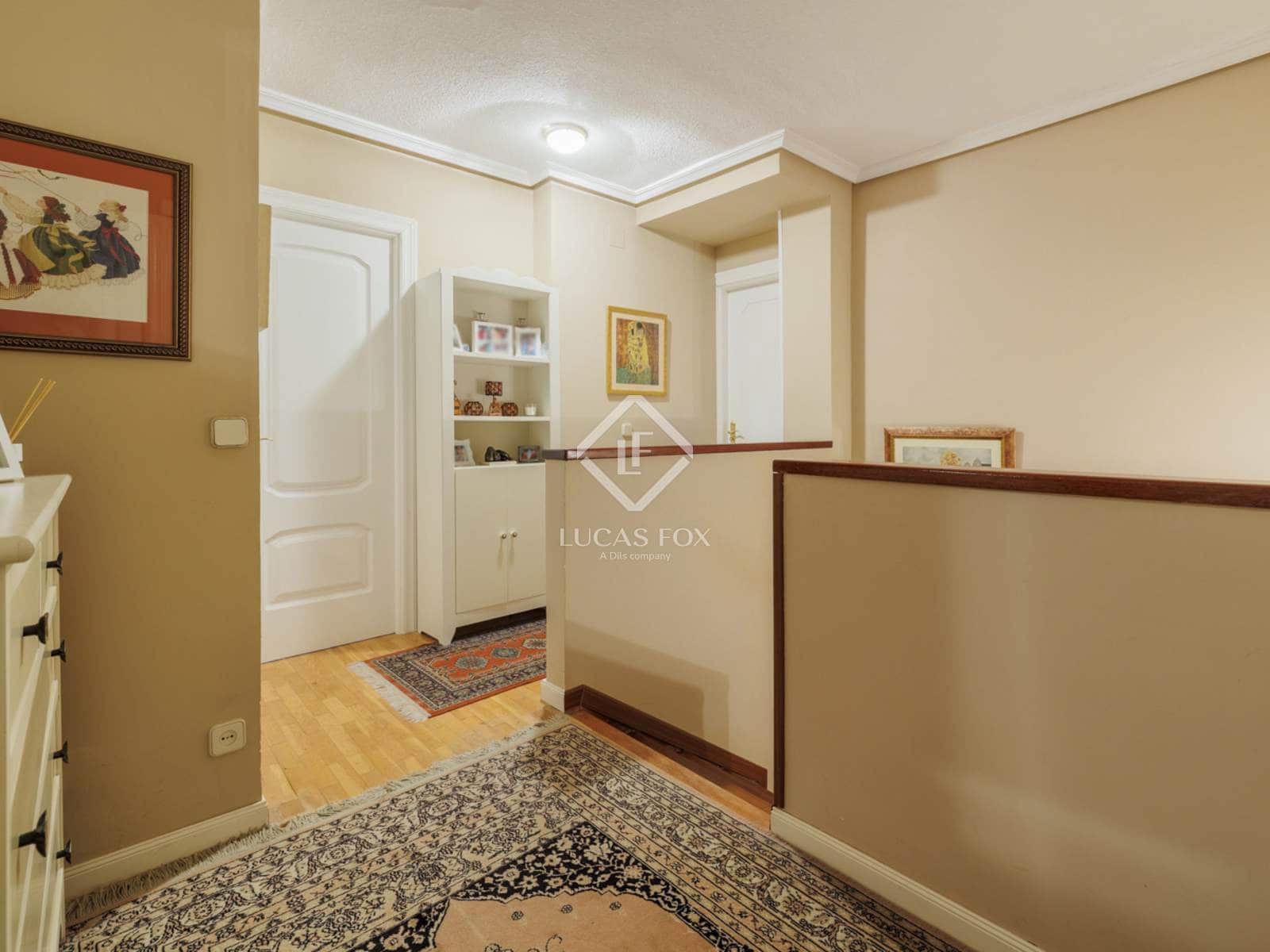 7 soveværelse Villa til salg i Las Rozas de Madrid med swimmingpool garage - € 980.000 (Ref: 9283934)