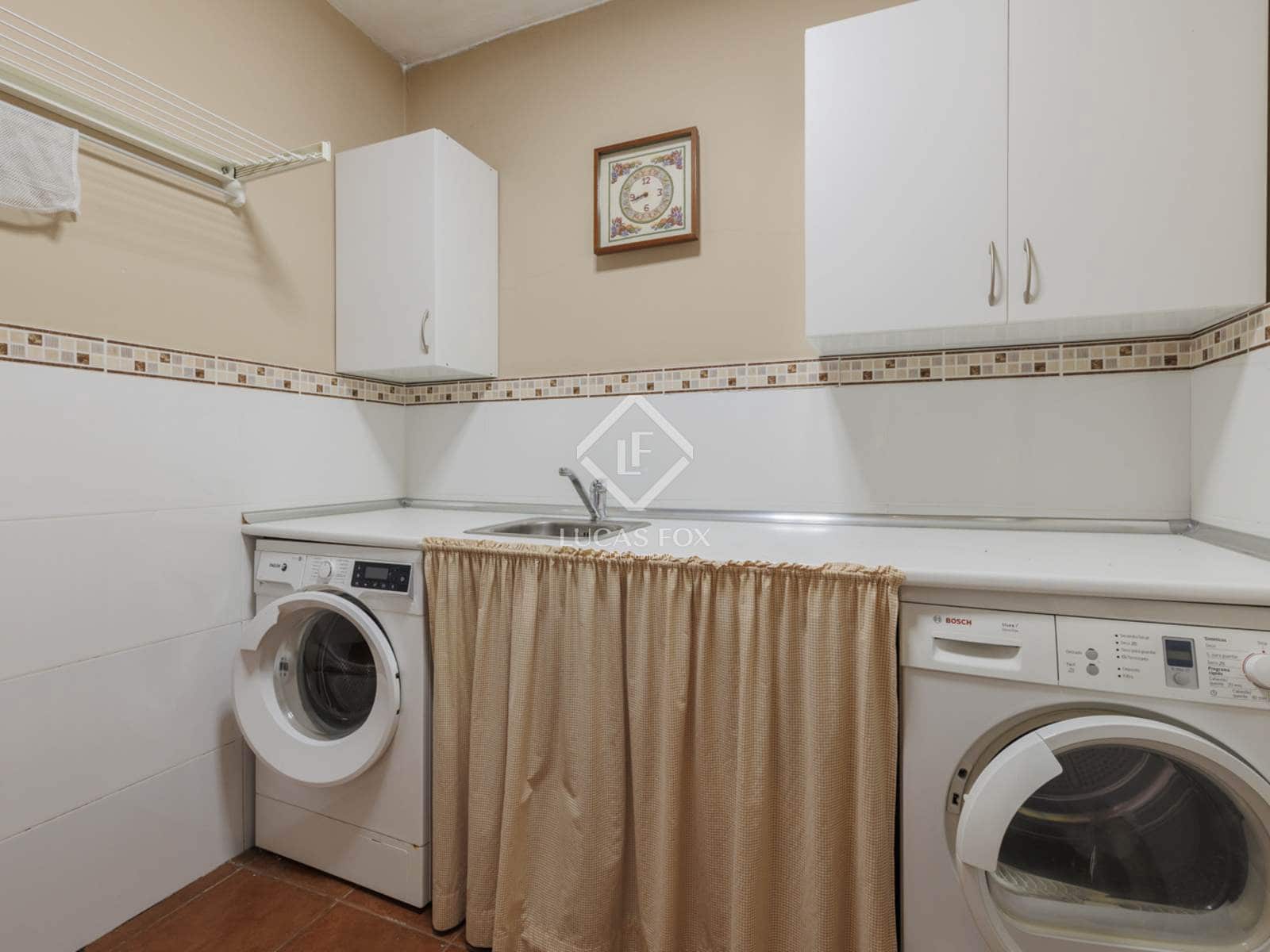 7 soveværelse Villa til salg i Las Rozas de Madrid med swimmingpool garage - € 980.000 (Ref: 9283934)