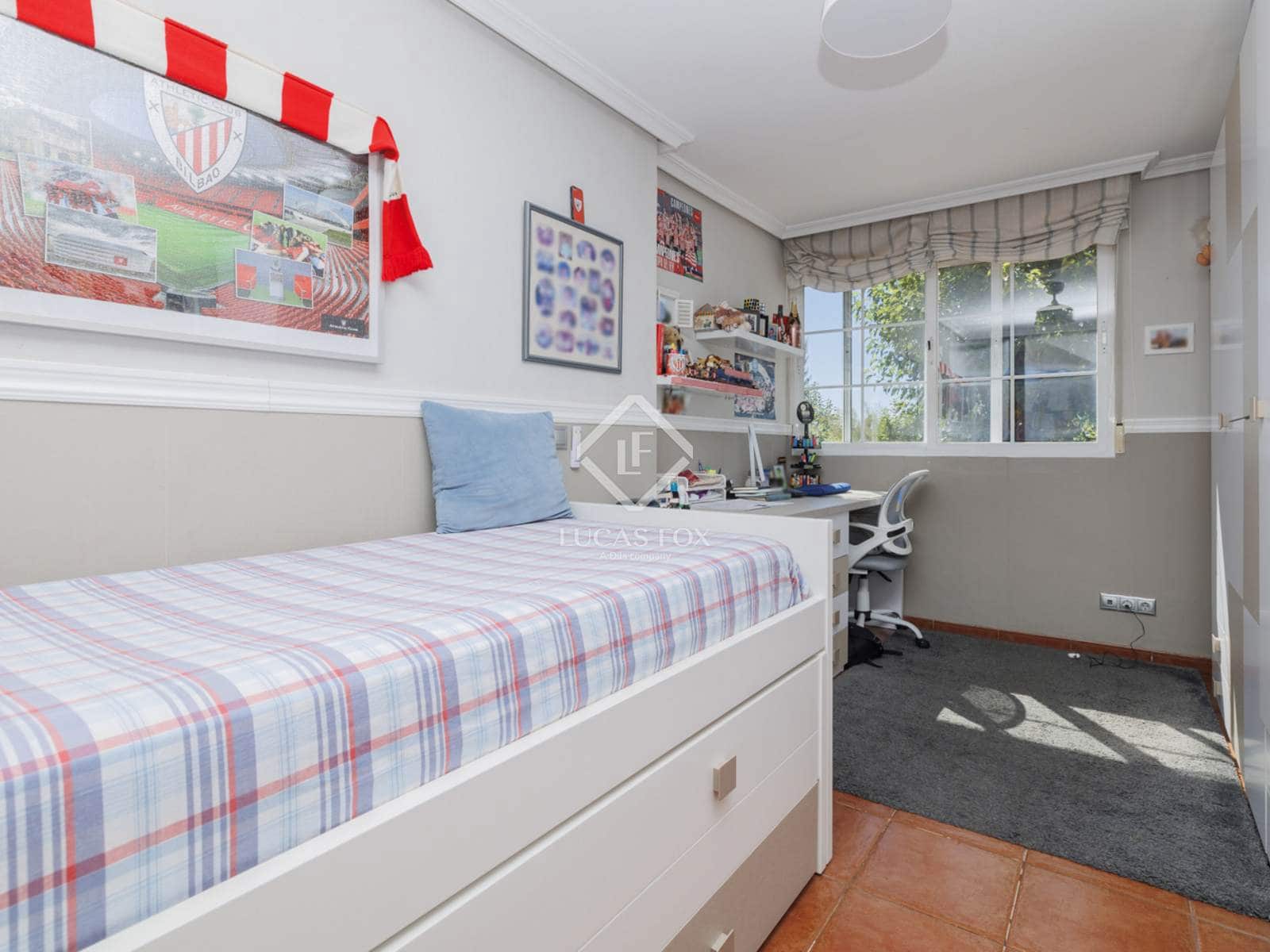 7 soveværelse Villa til salg i Las Rozas de Madrid med swimmingpool garage - € 980.000 (Ref: 9283934)