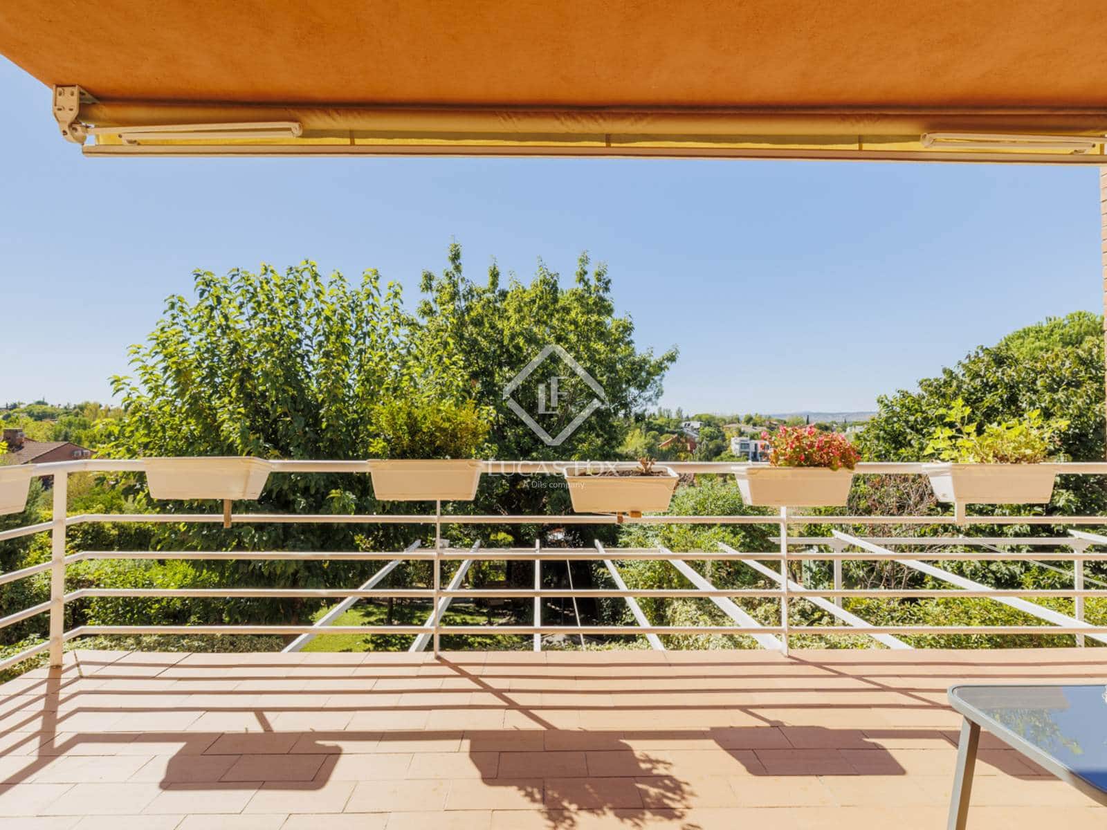 7 soveværelse Villa til salg i Las Rozas de Madrid med swimmingpool garage - € 980.000 (Ref: 9283934)
