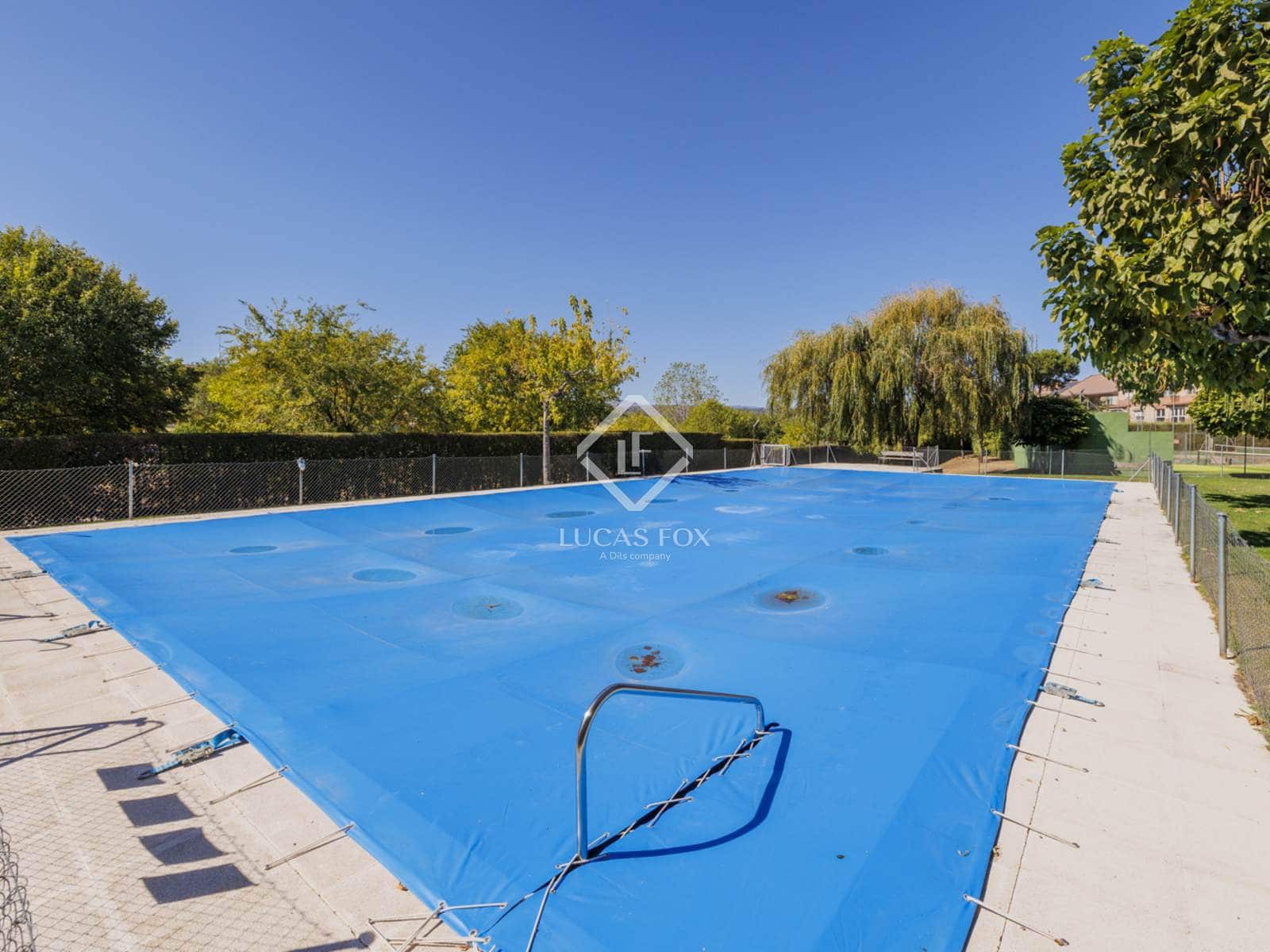 7 soveværelse Villa til salg i Las Rozas de Madrid med swimmingpool garage - € 980.000 (Ref: 9283934)