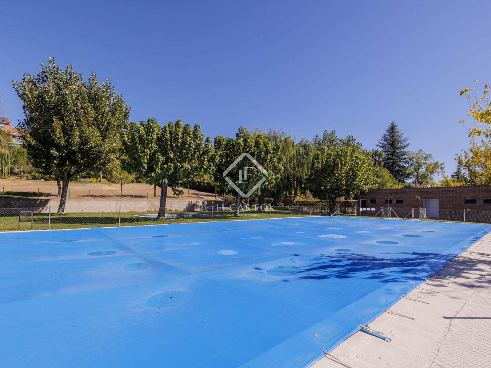 7 soveværelse Villa til salg i Las Rozas de Madrid med swimmingpool garage - € 980.000 (Ref: 9283934)