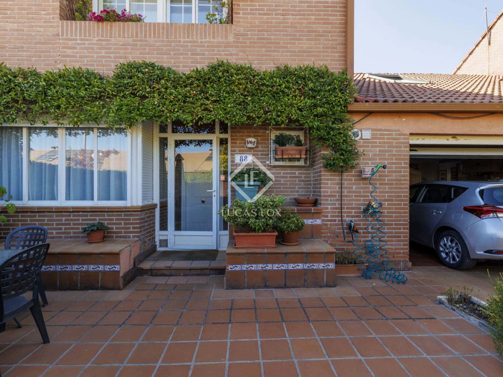 7 soveværelse Villa til salg i Las Rozas de Madrid med swimmingpool garage - € 980.000 (Ref: 9283934)