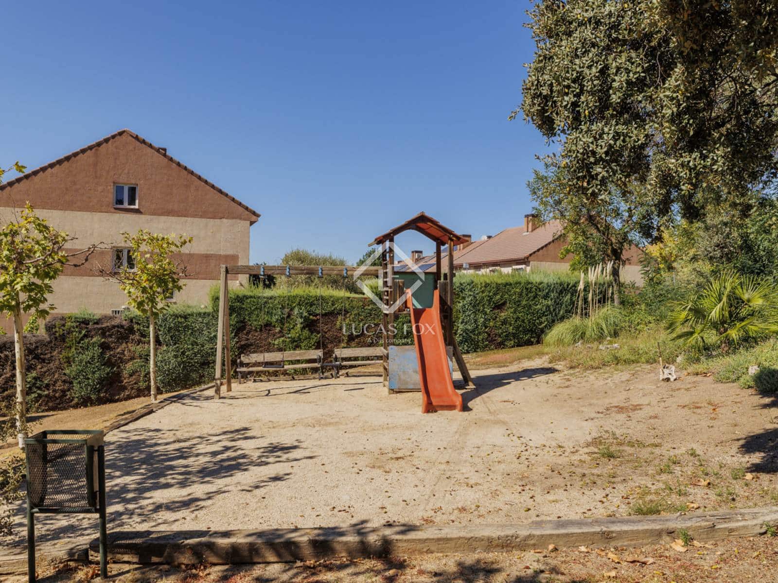 7 soveværelse Villa til salg i Las Rozas de Madrid med swimmingpool garage - € 980.000 (Ref: 9283934)