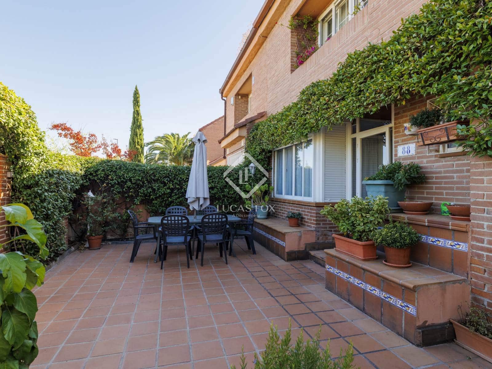 7 soveværelse Villa til salg i Las Rozas de Madrid med swimmingpool garage - € 980.000 (Ref: 9283934)