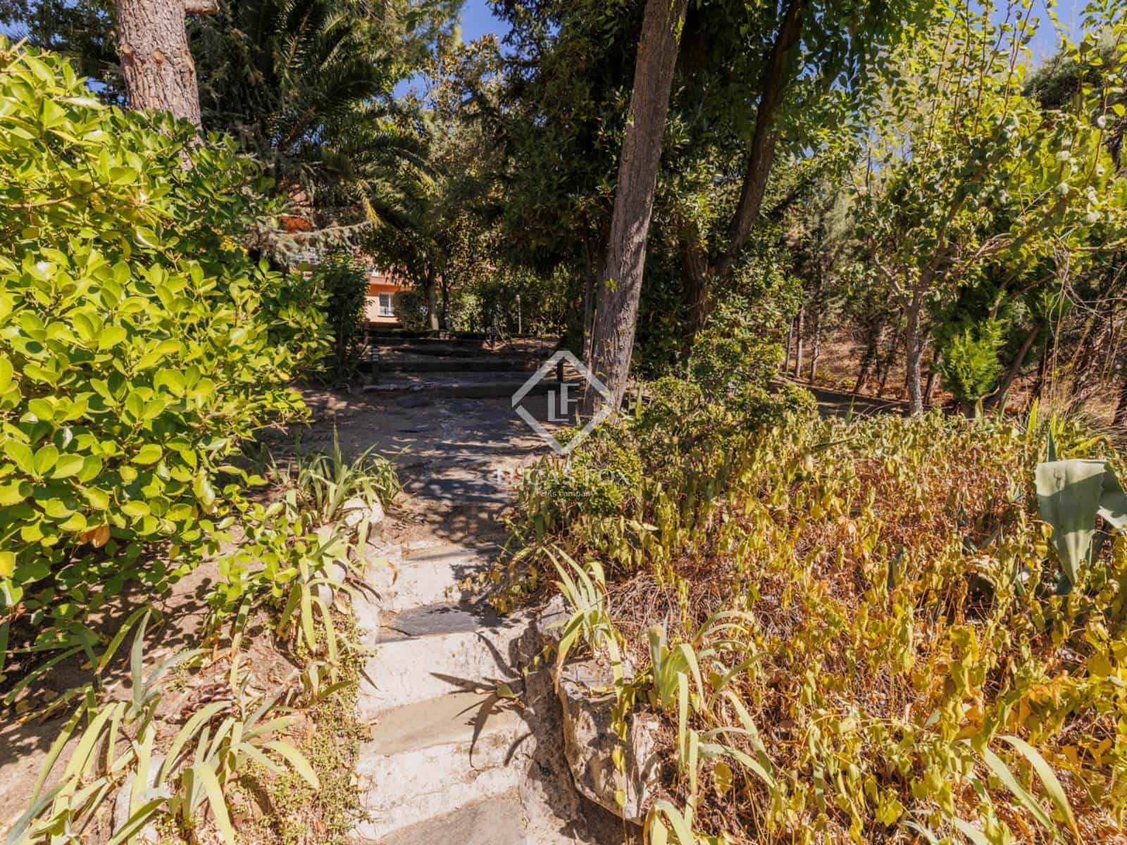 7 soveværelse Villa til salg i Las Rozas de Madrid med swimmingpool garage - € 980.000 (Ref: 9283934)