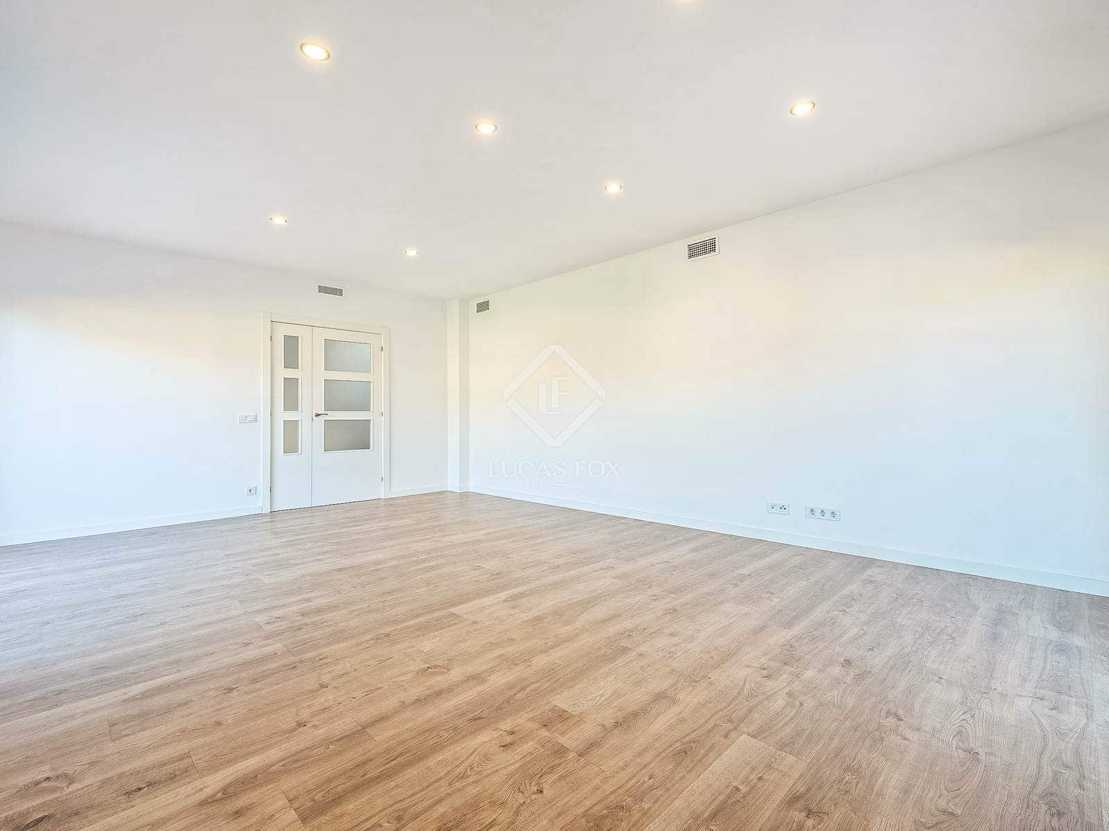 4 sypialnia Willa na sprzedaż w Segur de Calafell z basenem garażem - 455 000 € (Ref: 9283935)