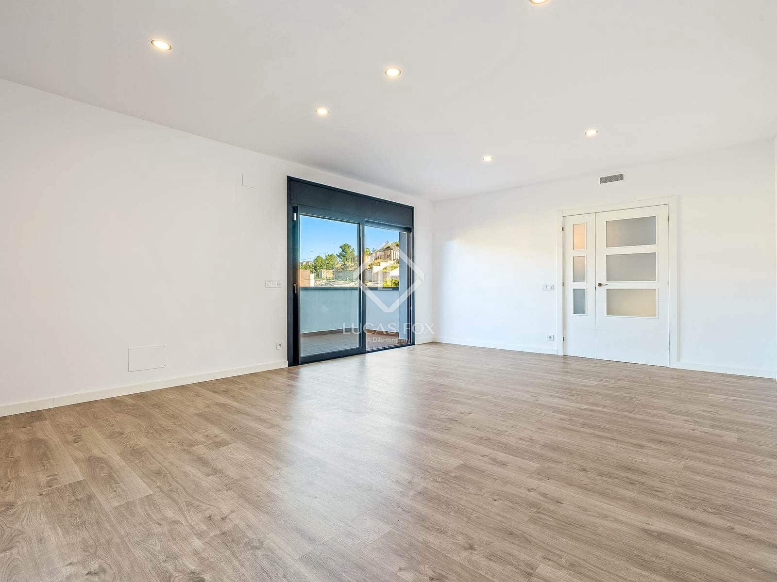 4 sypialnia Willa na sprzedaż w Segur de Calafell z basenem garażem - 455 000 € (Ref: 9283935)