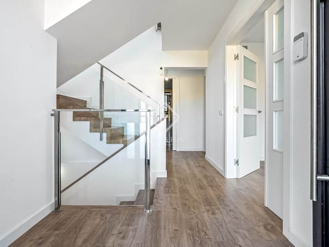 4 bedroom Villa for sale in Segur de Calafell, Calafell with pool garage - € 455,000 (Ref: 9283935)