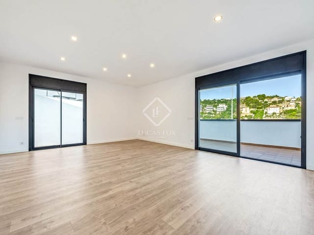 4 bedroom Villa for sale in Segur de Calafell, Calafell with pool garage - € 455,000 (Ref: 9283935)