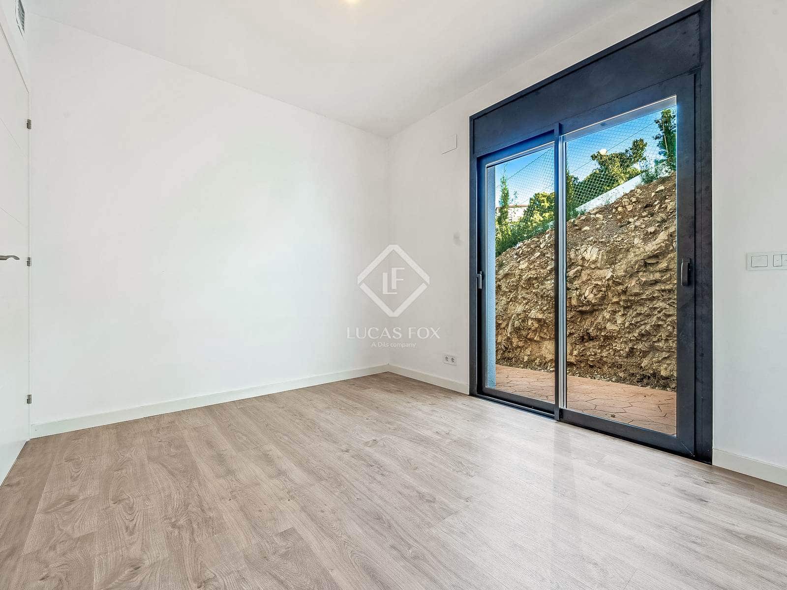 4 sypialnia Willa na sprzedaż w Segur de Calafell z basenem garażem - 455 000 € (Ref: 9283935)