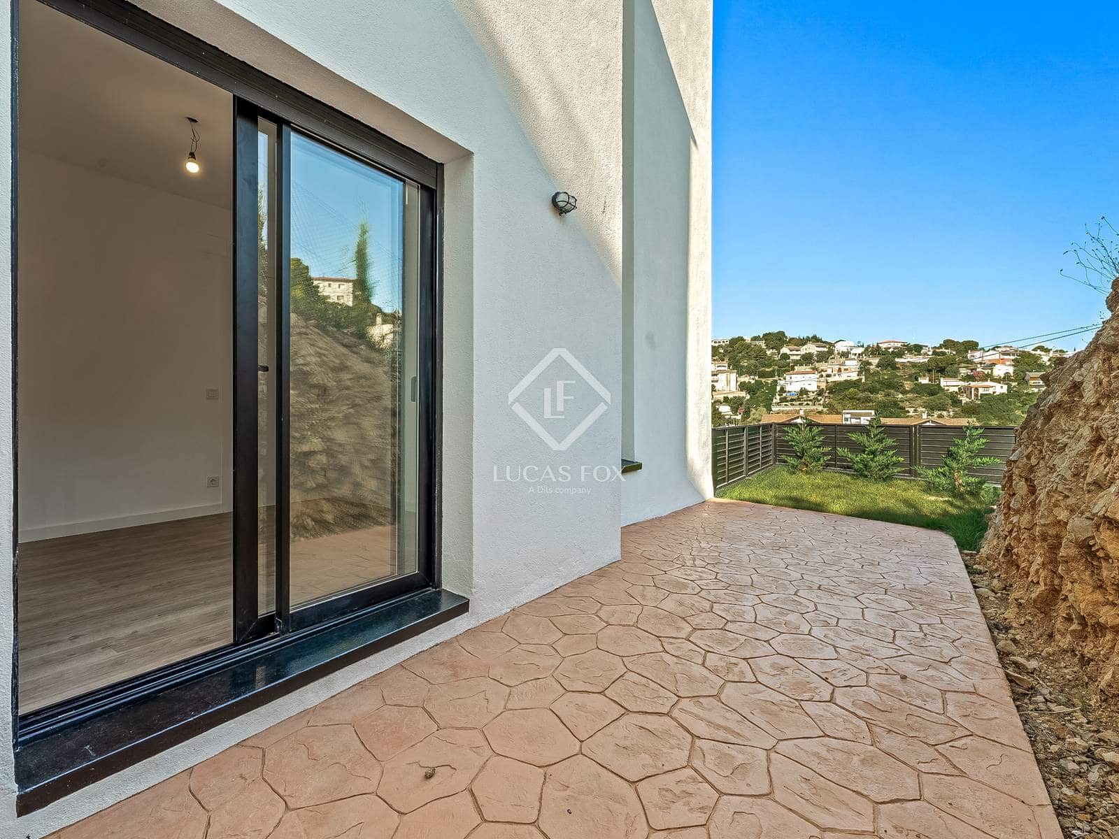 4 sypialnia Willa na sprzedaż w Segur de Calafell z basenem garażem - 455 000 € (Ref: 9283935)